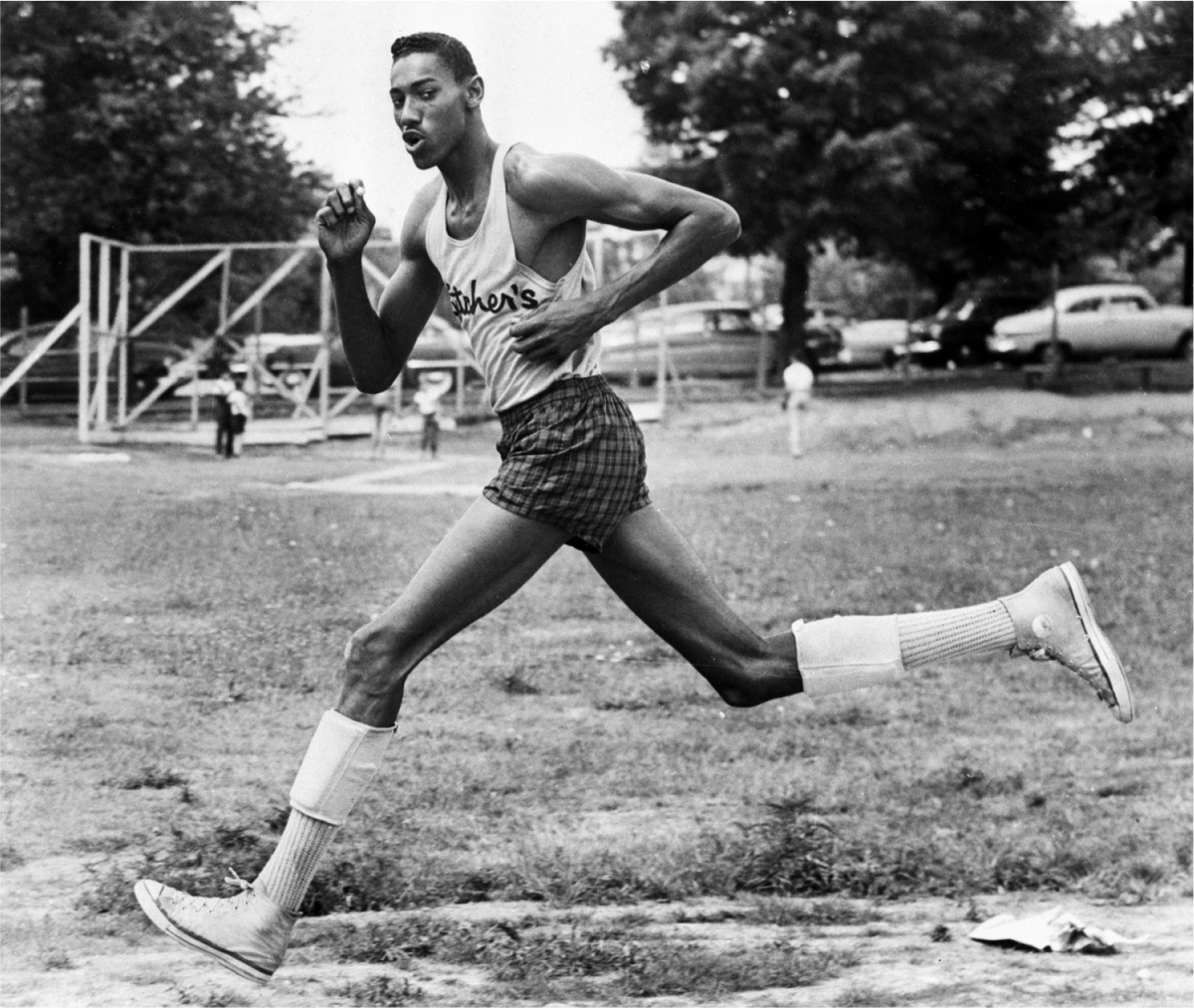 UNSEEN CURATED GLOBAL RUNNING DAY IMAGES FROM ARCHIVIST, @SPORARTS.
