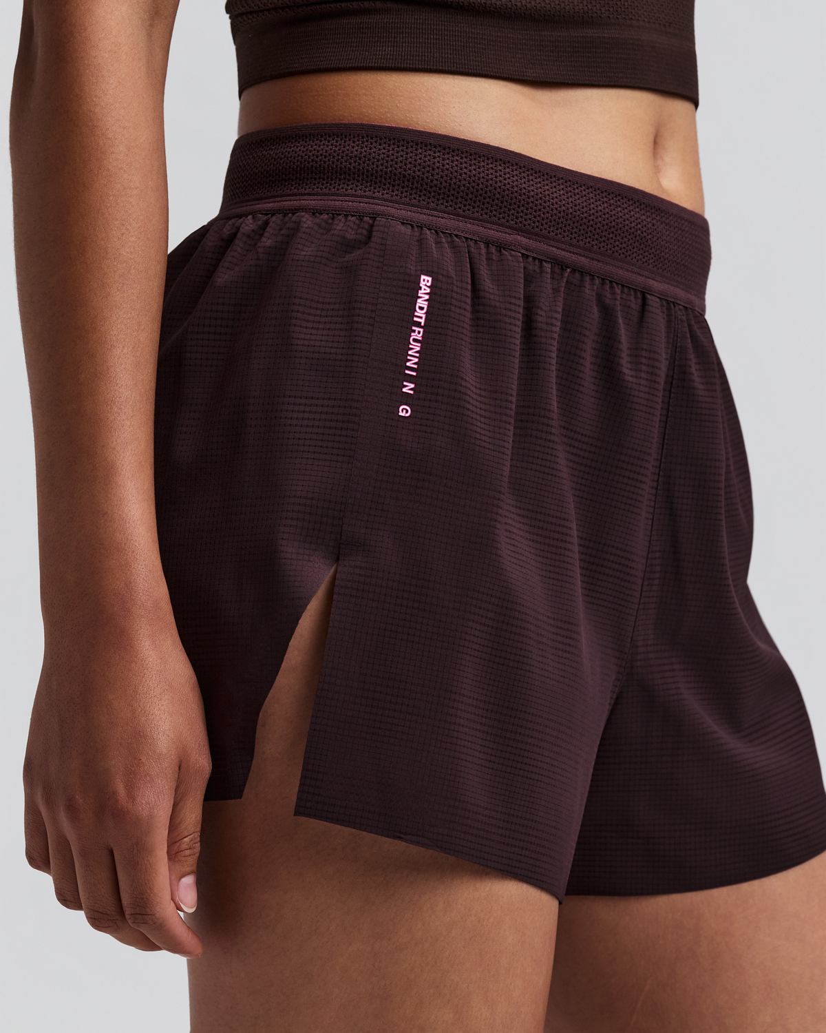 Women's CoolGrid™ 3" Split Shorts - Espresso