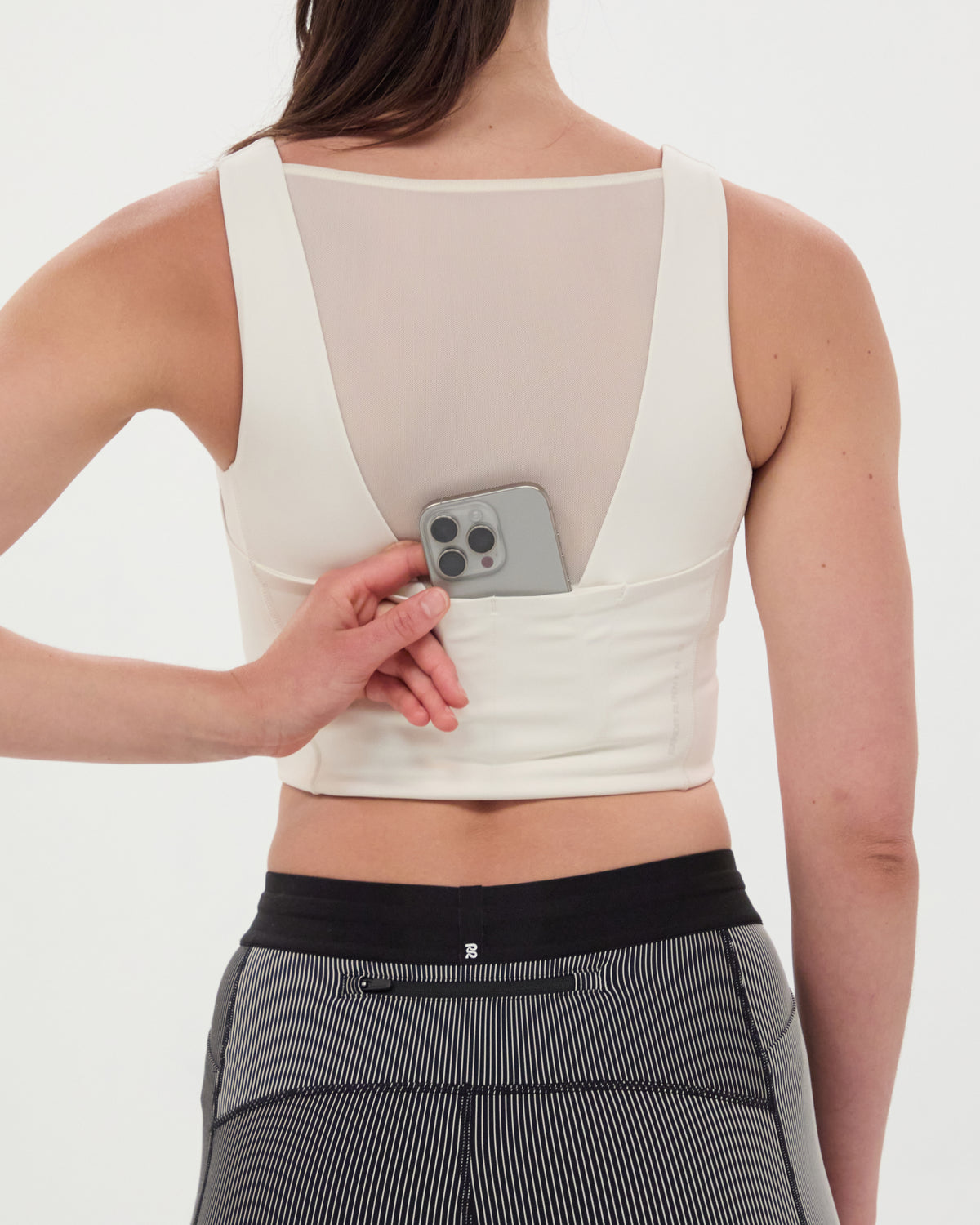 Stamina™ Vela Race Crop - Chalk