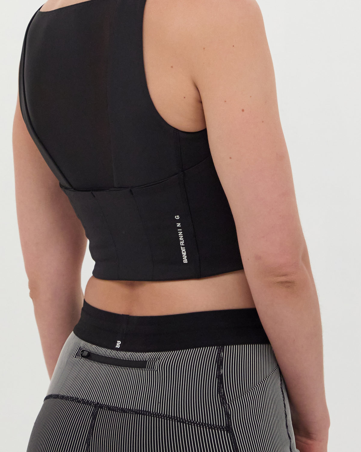 Stamina™ Vela Race Crop - Black