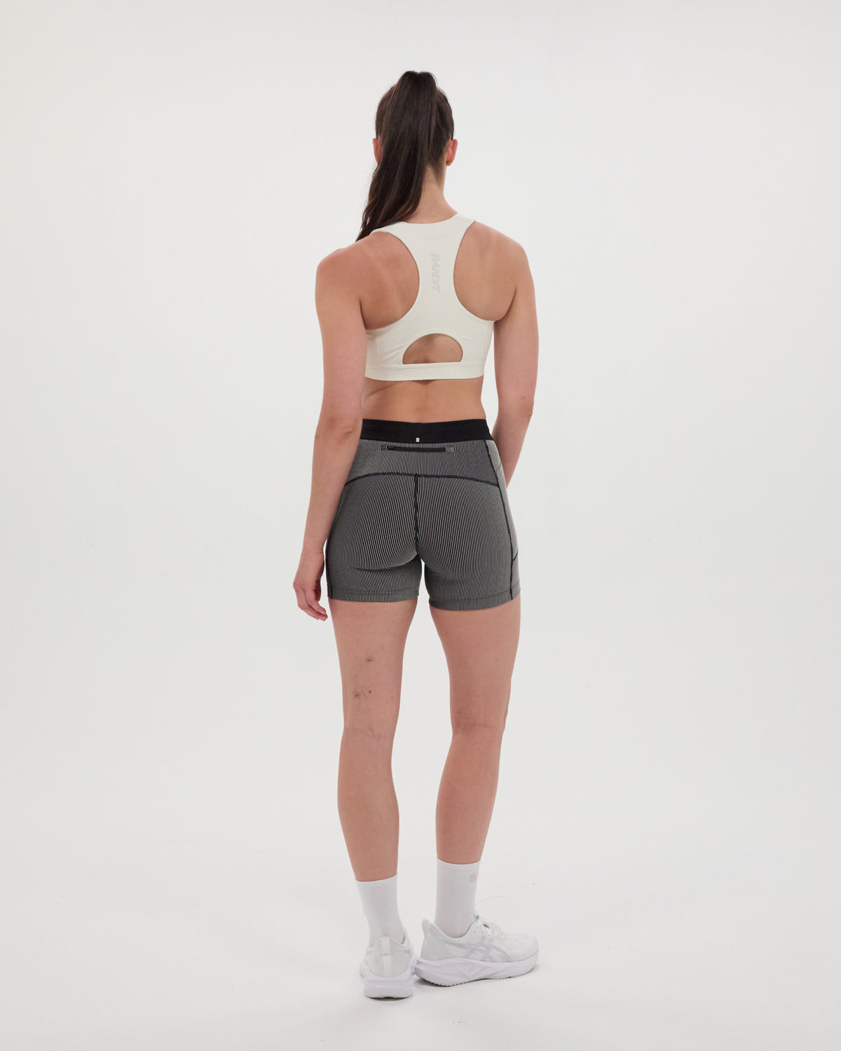 Stamina™ Scoop Neck Run Bra - Chalk