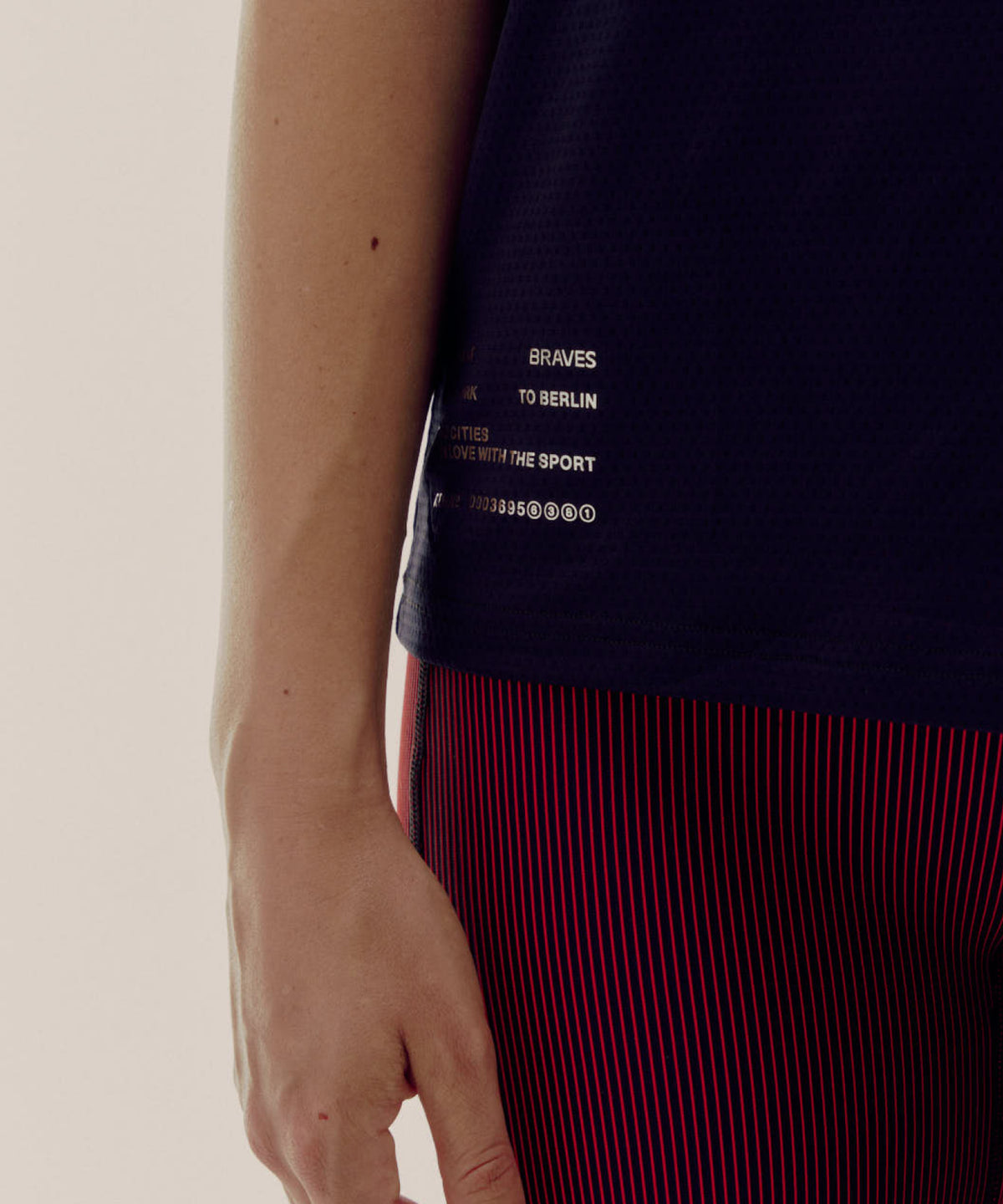 Unisex Cropped Micromesh™ Run Tee - Braves '25