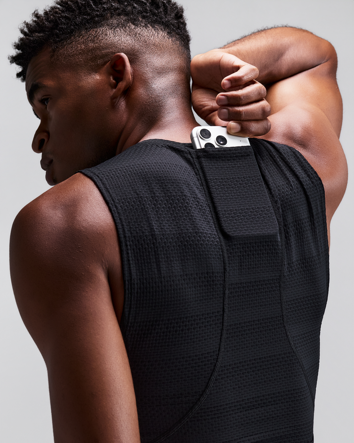 Men's AirKnit™ Distance Sleeveless Zip - Black