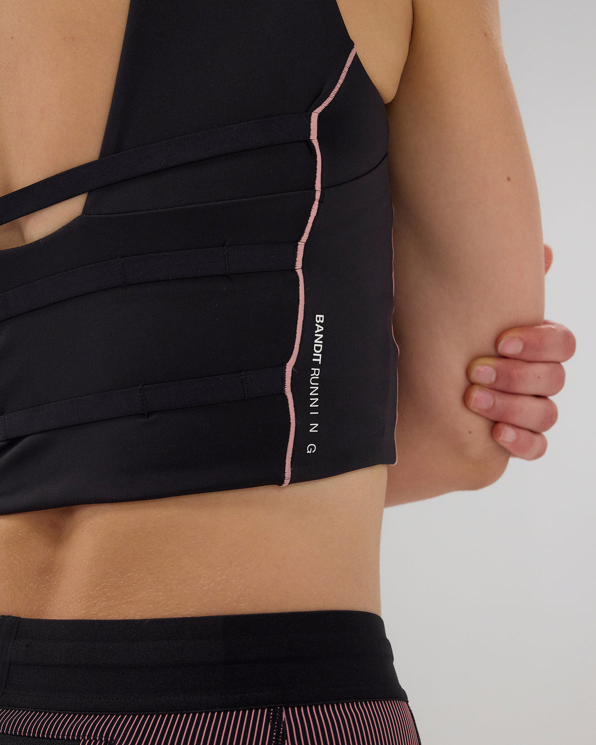 Stamina™ Pop Stitch Volta™ Crop - Black / Mauve