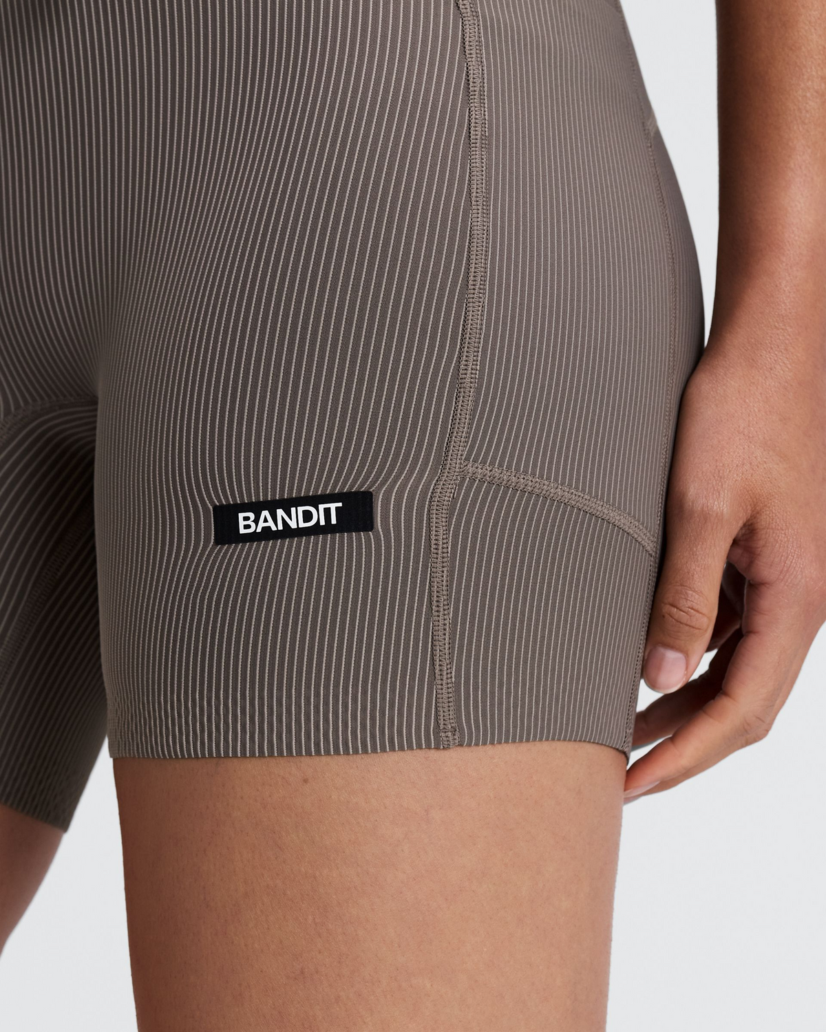 Women's Striped Cadence™ 5" Compression Shorts - Concrete Taupe / Cocoa