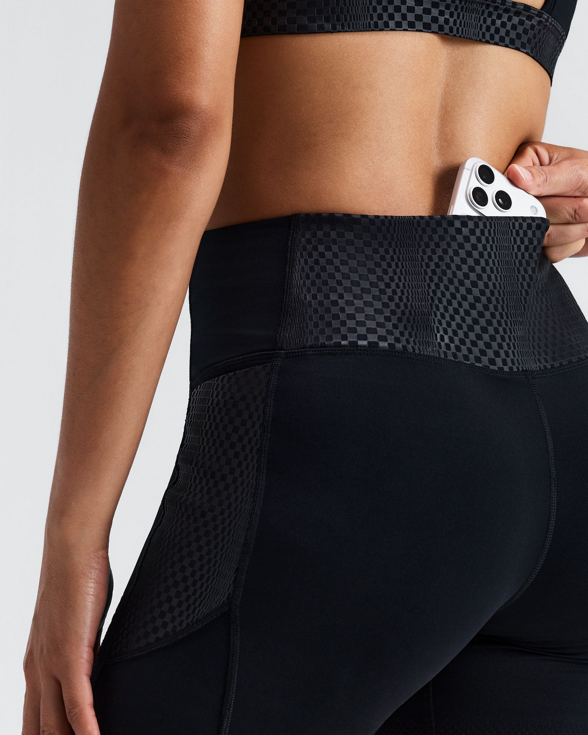 Women's Stamina-V™ Threshold 5" High Waist Compression Shorts - Black