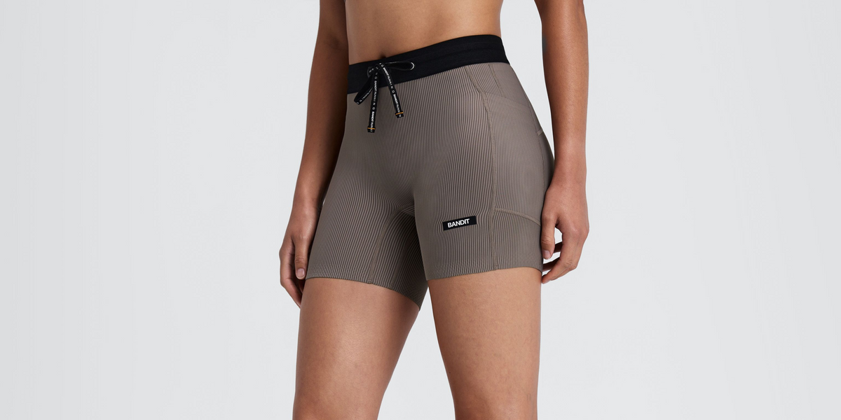 Women's Striped Cadence™ 5" Compression Shorts - Concrete Taupe / Cocoa